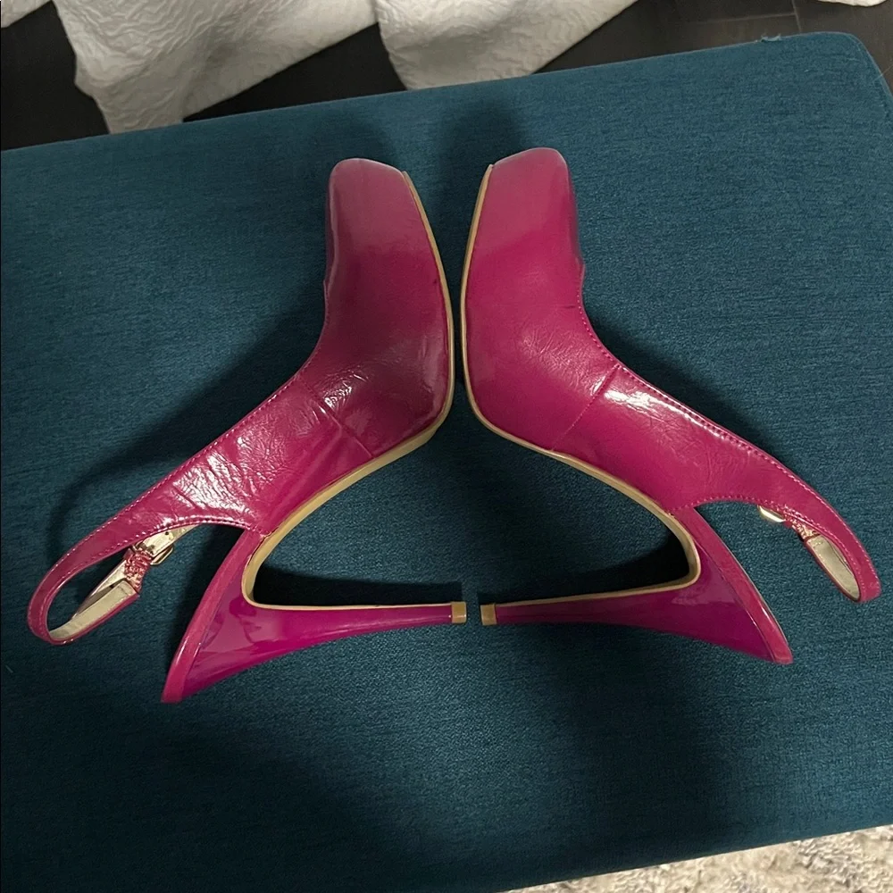 Carlos by Carlos Santana Fuchsia Slingback Heels